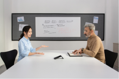 双屏交互，随心沟通 科大讯飞双屏翻译机让跨境交流高效无界